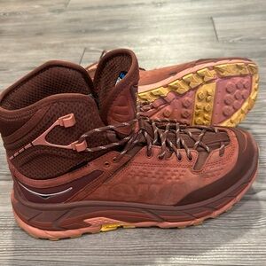 Hoka One One Ultra Tor Hi. Men’s-8.5. Women’s 9.5- Unisex